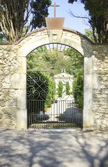Verja del cementerio de Besalú, Girona, España