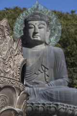 Obraz premium Statue of Buddha in Seoraksan National Park
