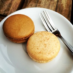 Caramel macaroon