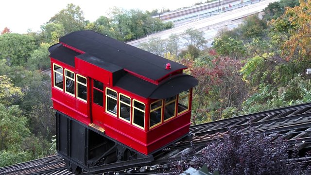 The Duquesne Incline carries passengers up Mount Washington on Pittsburgh's South Side. In 4K UltraHD.	
