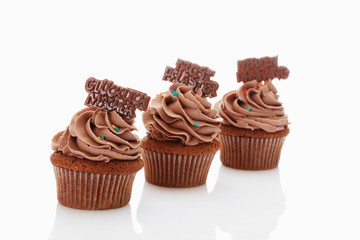 Nahaufnahme von Buttercreme Schokolade Kuchen mit Schokolade Auf