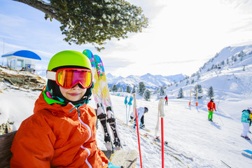 Fototapeta na wymiar Skier on ski run, 4 Valley Swiss Alps