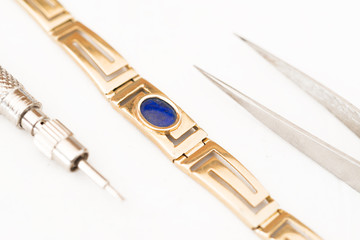 Reparation and restoration of jewelry