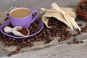 Eine Tasse Milchkaffee