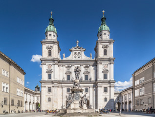 Naklejka premium Katedra w Salzburgu (Salzburger Dom) przy Domplatz, Austria