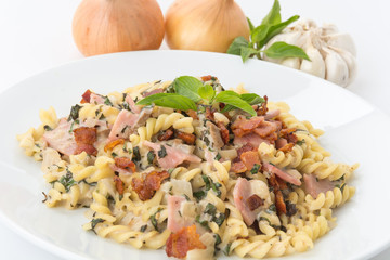 penne pasta with cream sauce