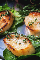 Fried bread croutons with thym