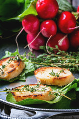 Fried bread croutons with vegetables