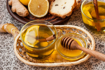 tea with lemon and honey