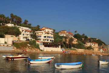 Fototapeta na wymiar Village de pécheur sur le littoral Algérois, Algérie