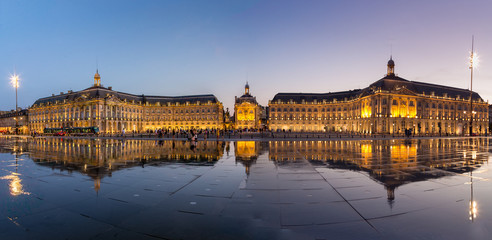 Bordeaux, Place de la Bourse in blue hour - obrazy, fototapety, plakaty