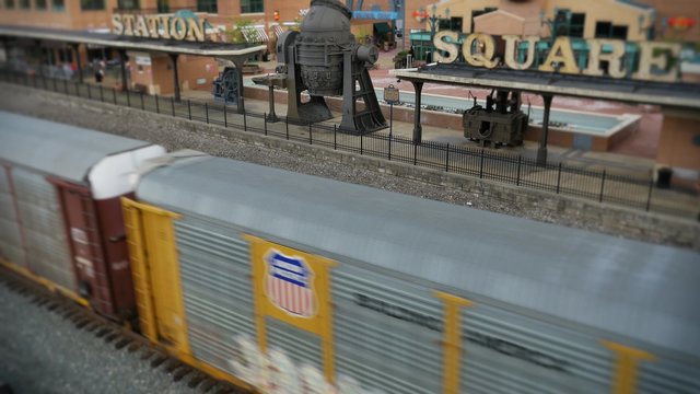 4K Cargo Train in Pittsburgh Station Square 4326