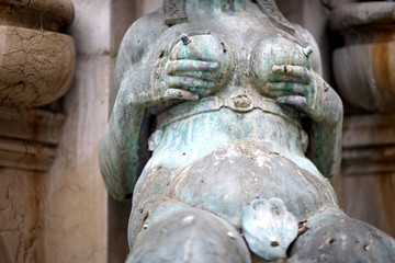 Fototapeta premium Breast pumping, the Neptune fountain, Bologna, Italy