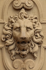 Détail d'une porte ancienne du château de Fontainebleau