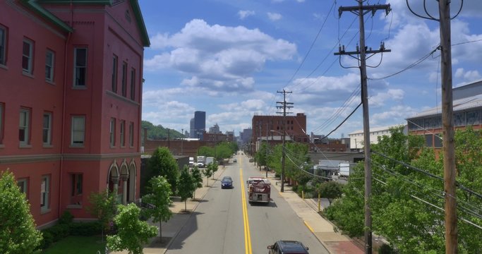 4K Establishing Shot of Pittsburgh Smallman Street