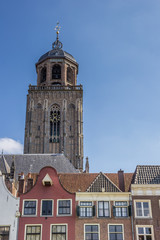 Fototapeta na wymiar Lebuinus church and old houses in Deventer
