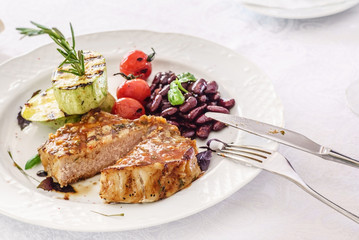 steak with grilled vegetables