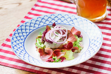 Obraz na płótnie Canvas salad with ham