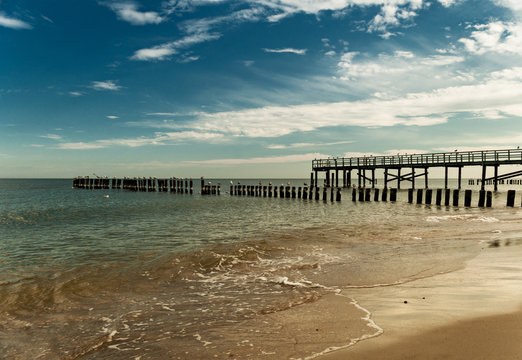 Fototapeta Gulls on pier right