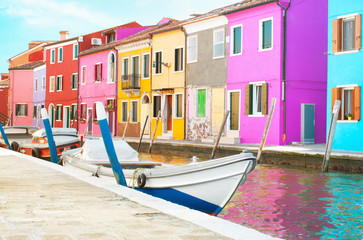 Fototapeta na wymiar Colorful houses in Burano, Italy.