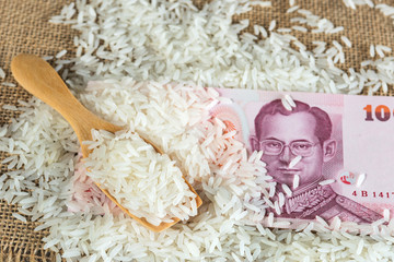 Jasmine rice with the bill for trading