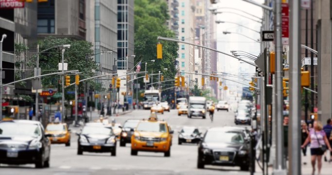 4K Manhattan Cityscape Traffic Pedestrians Avenue of the Americas