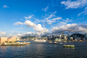 Obraz premium Cruise and Ferry in Victoria Harbor of Hong Kong