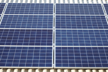 Sonnenkollektoren und Solarzellen für Ökostrom 