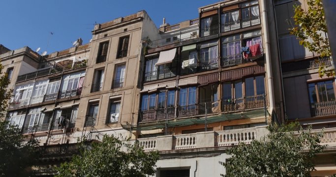 4K Spanish Apartment Building Establishing Shot
