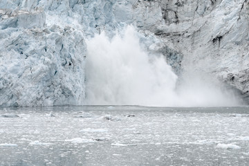 Naklejka premium Margerie Glacier Calving, Glacier Bay National Park, Alaska