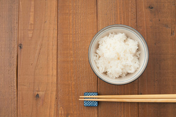 お茶碗によそってある白米