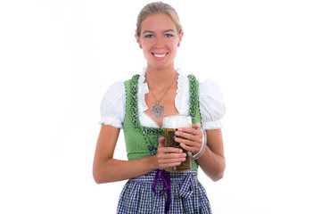 junge lächelnde frau mit masskrug