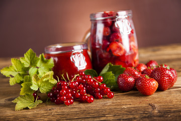 Fruit jamand, Set of glass jars