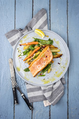 Lachs Tataki