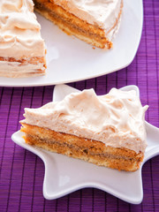 Cake with vanilla frosting
