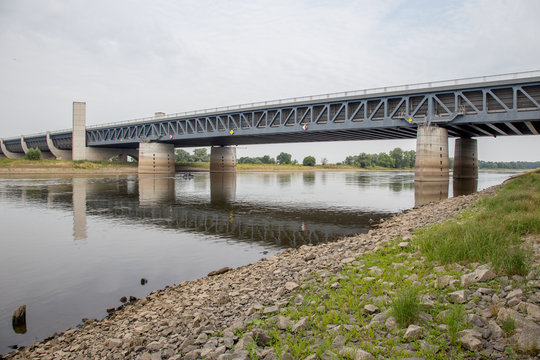 Ufer des Elbe-Havel-Kanals