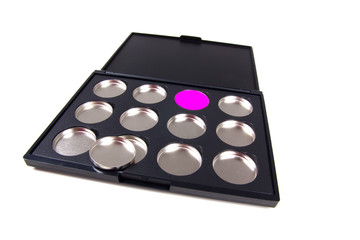 Magnetic palettes for eyeshadows