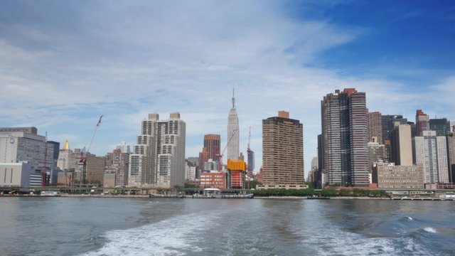 Midtown Manhattan Establishing Shot from East River