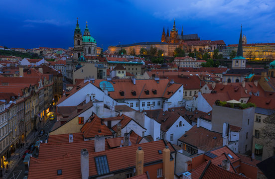 Night view of Mala Strana (Lesser Town of Prague) and Prague Castle. Prague, Czech Republic