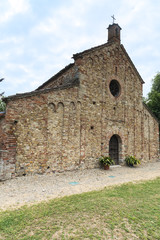 Fototapeta na wymiar Viguzzolo, church