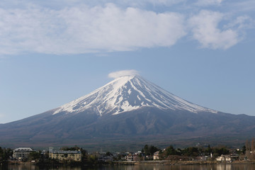 Kawaguchiko lake and views of Mount Fuji.