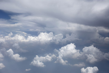 Obraz premium Cloud on blue sky in the daytime.