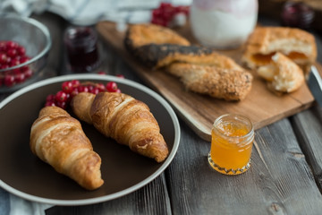 croissant with jam