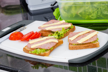  Making a sandwich