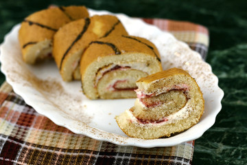 Biscuit roll with stuffing