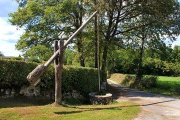 Un puits à balancier.