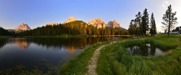 Fototapeta premium Lago Antorno con le tre Cime di Lavaredo