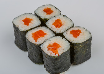 Salmon maki