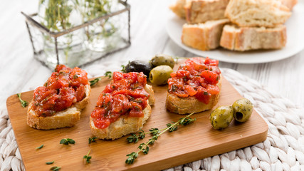 Bruschetta mit Oliven