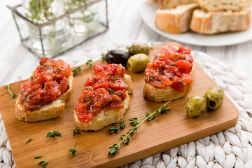 Bruschetta mit Oliven